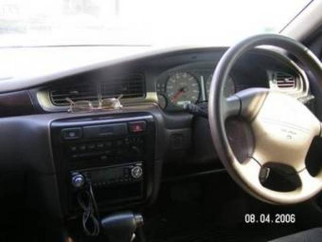 2000 Nissan Bluebird