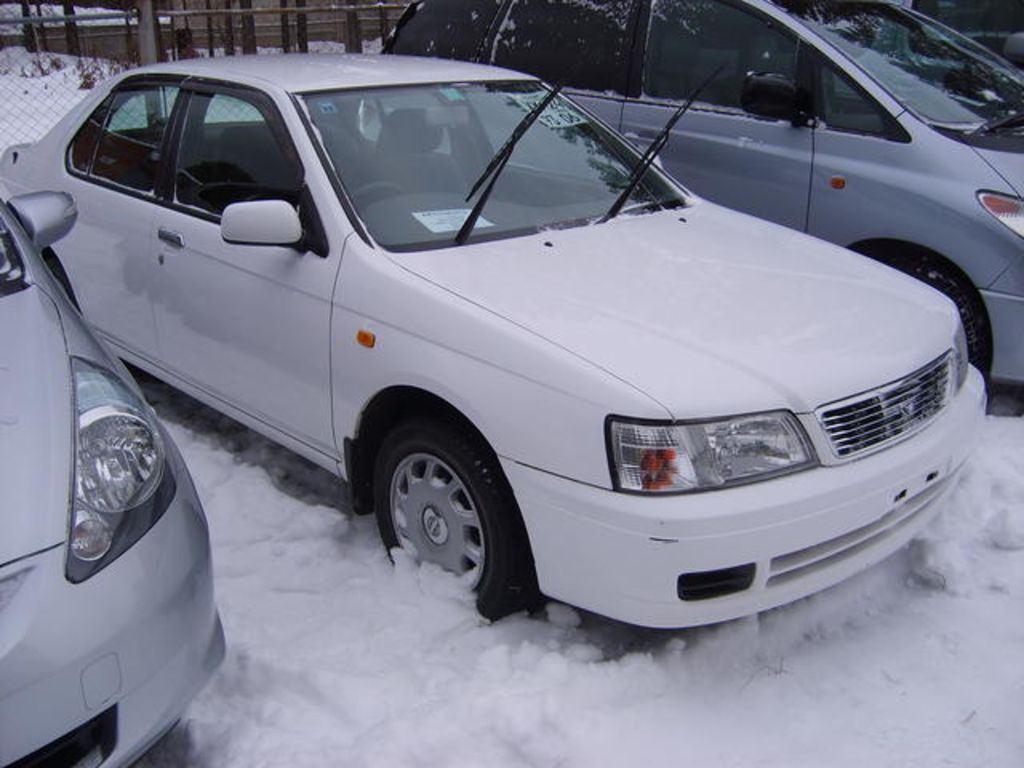 2000 Nissan Bluebird
