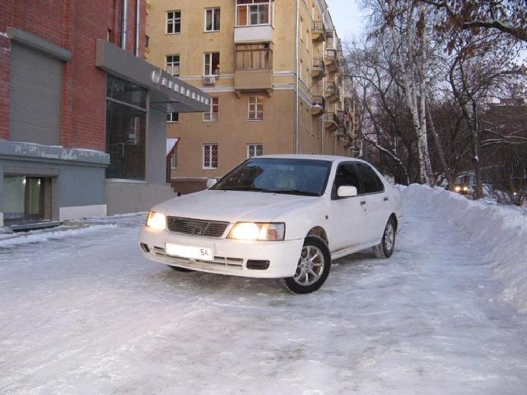 2000 Nissan Bluebird