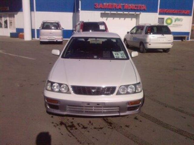 2000 Nissan Bluebird
