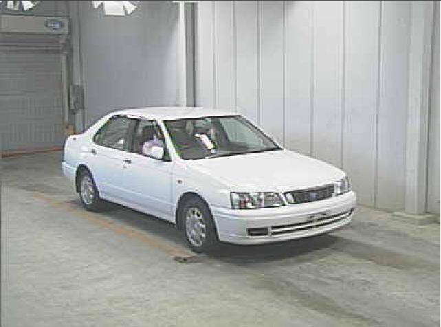 2000 Nissan Bluebird Photos