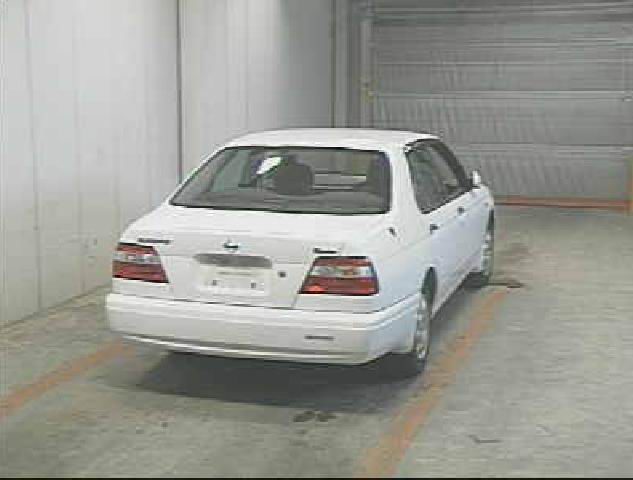 2000 Nissan Bluebird Photos