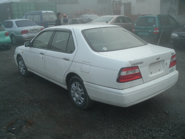 2000 Nissan Bluebird Photos