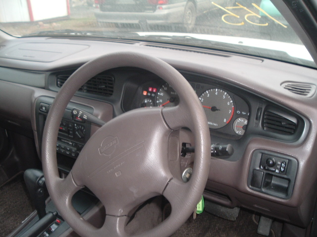 2000 Nissan Bluebird Wallpapers