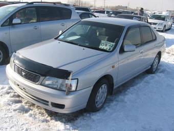 2000 Nissan Bluebird Wallpapers