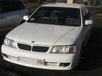 2000 Nissan Bluebird Photos