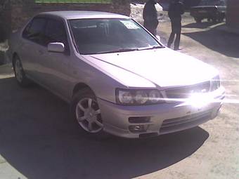 2000 Nissan Bluebird Photos