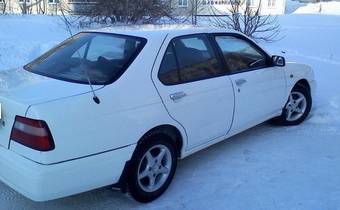 2000 Nissan Bluebird Pictures