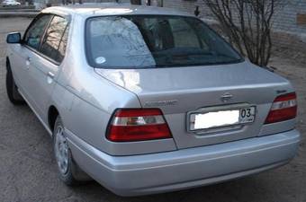 2000 Nissan Bluebird Photos