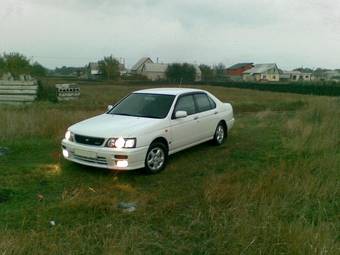 2000 Nissan Bluebird Photos