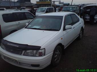 2000 Nissan Bluebird Photos