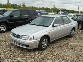 2000 Nissan Bluebird Photos