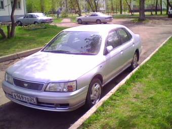 2000 Nissan Bluebird Photos
