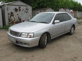 2000 Nissan Bluebird Images