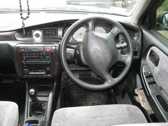 2000 Nissan Bluebird Pics