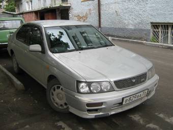 2000 Nissan Bluebird Images