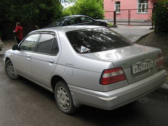 2000 Nissan Bluebird Pictures