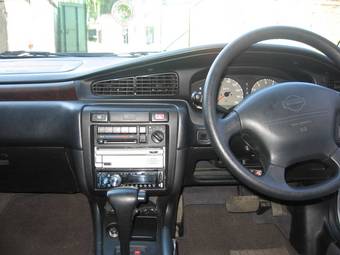 2000 Nissan Bluebird Pictures