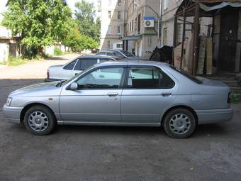 2000 Nissan Bluebird Pictures