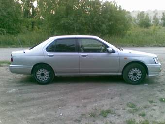 2000 Nissan Bluebird Pictures