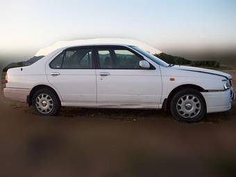 2000 Nissan Bluebird Photos