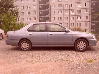 2000 Nissan Bluebird Pics