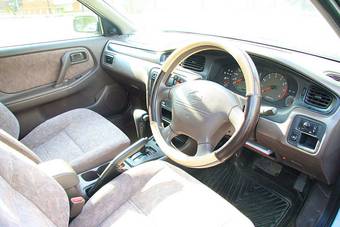 2000 Nissan Bluebird Pictures