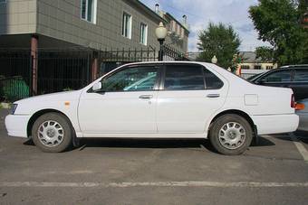 2000 Nissan Bluebird Pictures