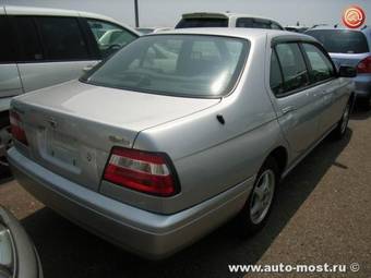 2000 Nissan Bluebird Pictures