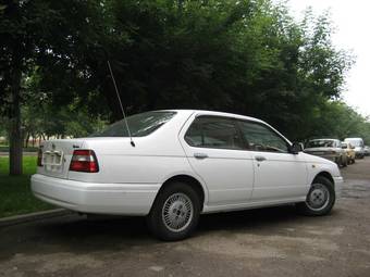 2000 Nissan Bluebird Photos