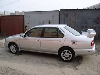 2000 Nissan Bluebird Photos