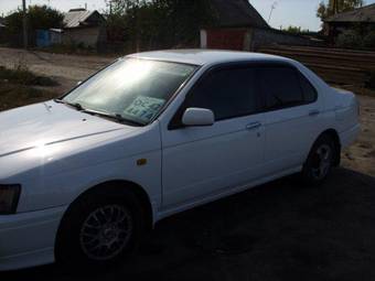 2000 Nissan Bluebird Photos