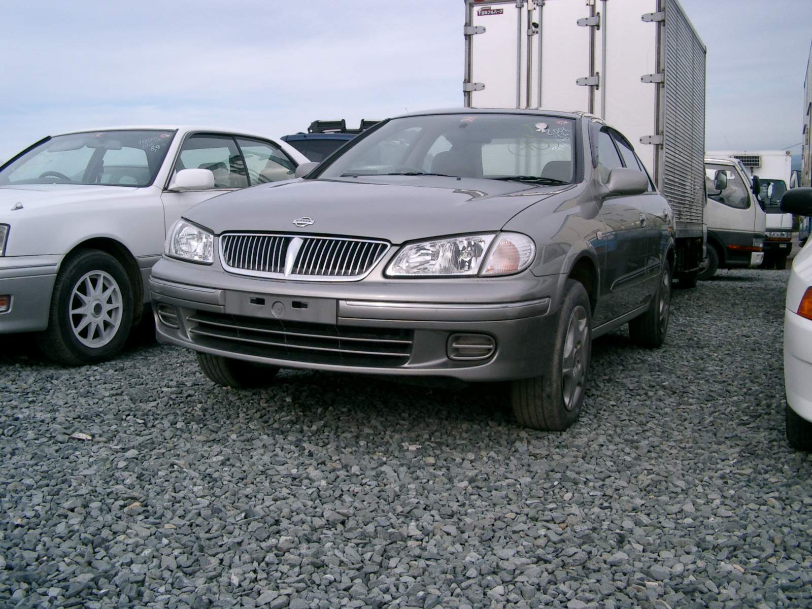 2001 Nissan Bluebird