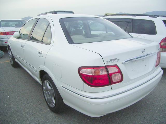 2001 Nissan Bluebird Pictures