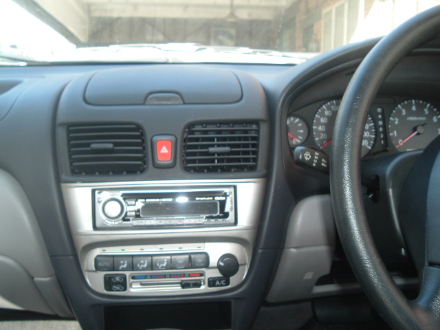 2001 Nissan Bluebird Photos