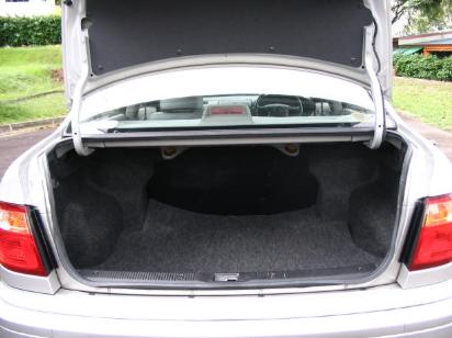 2001 Nissan Bluebird Pictures