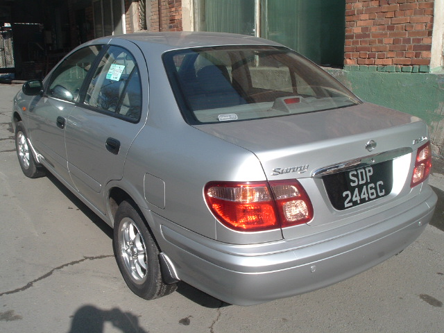 2001 Nissan Bluebird Photos