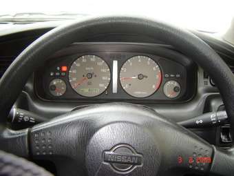 2001 Nissan Bluebird Photos