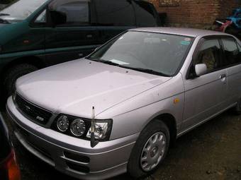 2001 Nissan Bluebird Pictures
