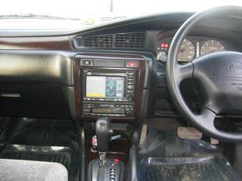 2001 Nissan Bluebird Photos