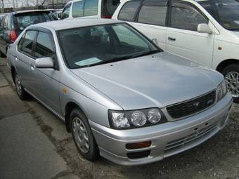 2001 Nissan Bluebird Images