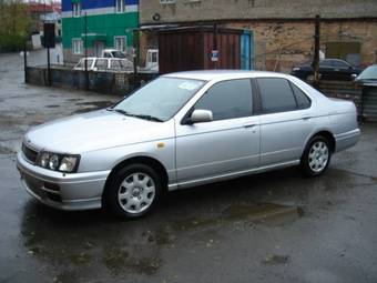 2001 Nissan Bluebird Photos