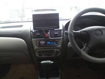 2001 Nissan Bluebird Pics
