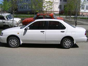 2001 Nissan Bluebird Pictures