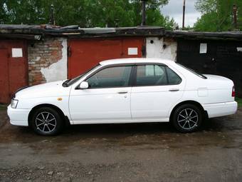 2001 Nissan Bluebird Photos