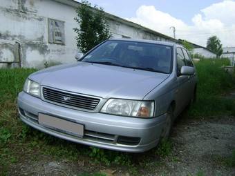 2001 Nissan Bluebird Photos