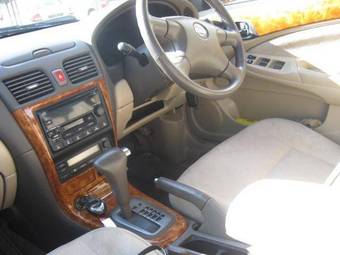 2001 Nissan Bluebird Pictures