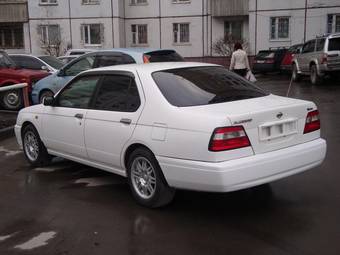 2001 Nissan Bluebird Pictures