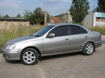 2001 Nissan Bluebird Photos