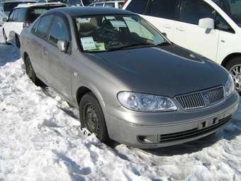 2004 Nissan Bluebird Pictures